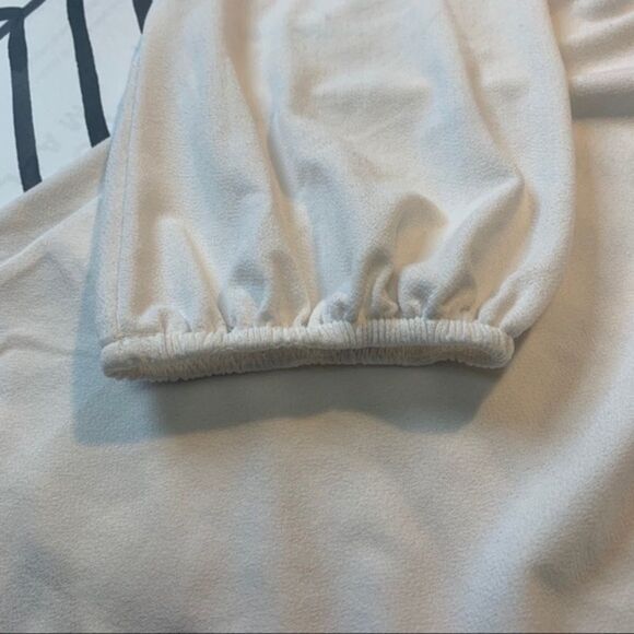 Express Blouse Criss-Cross Back Detail - Picture 6 of 7